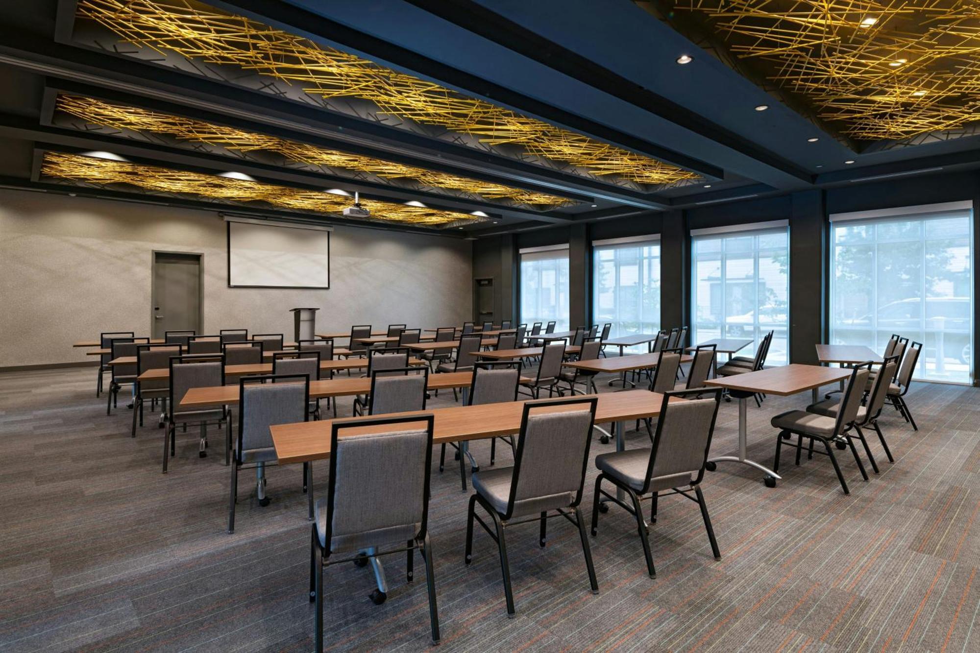 Отель Aloft Austin Southwest Экстерьер фото