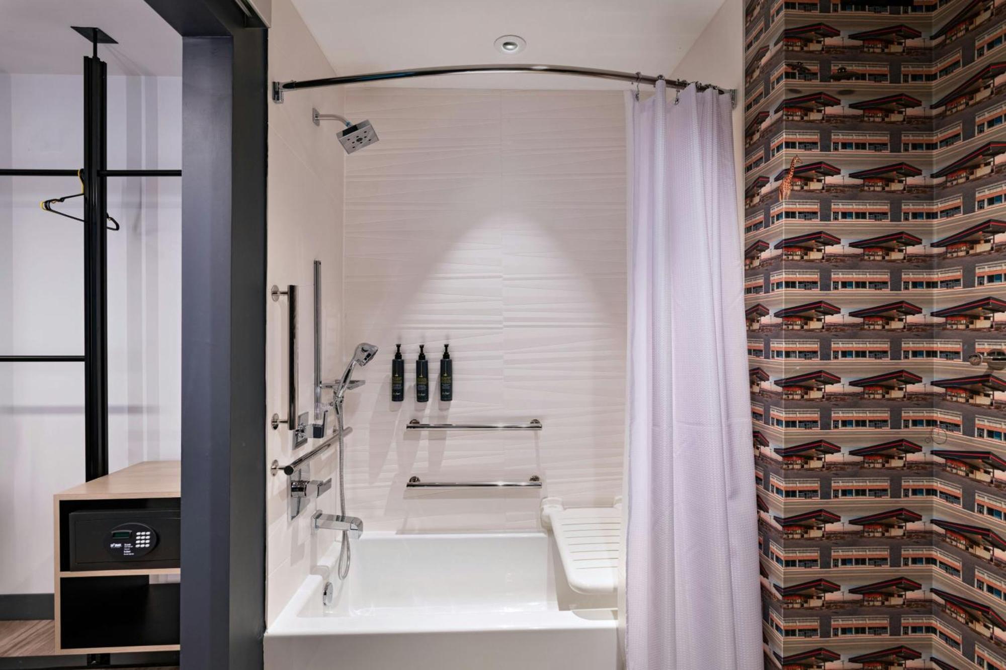 Отель Aloft Austin Southwest Экстерьер фото