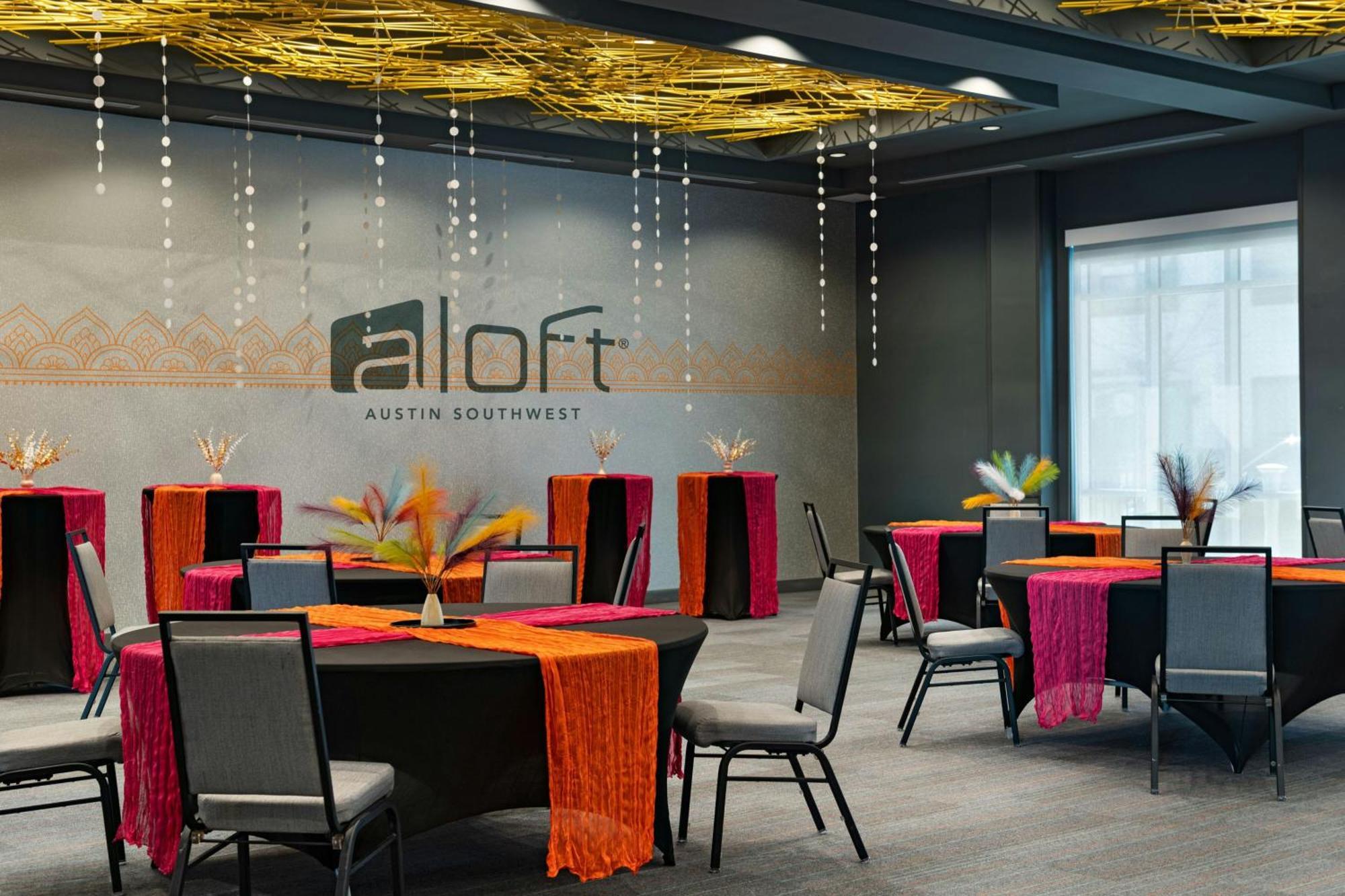 Отель Aloft Austin Southwest Экстерьер фото